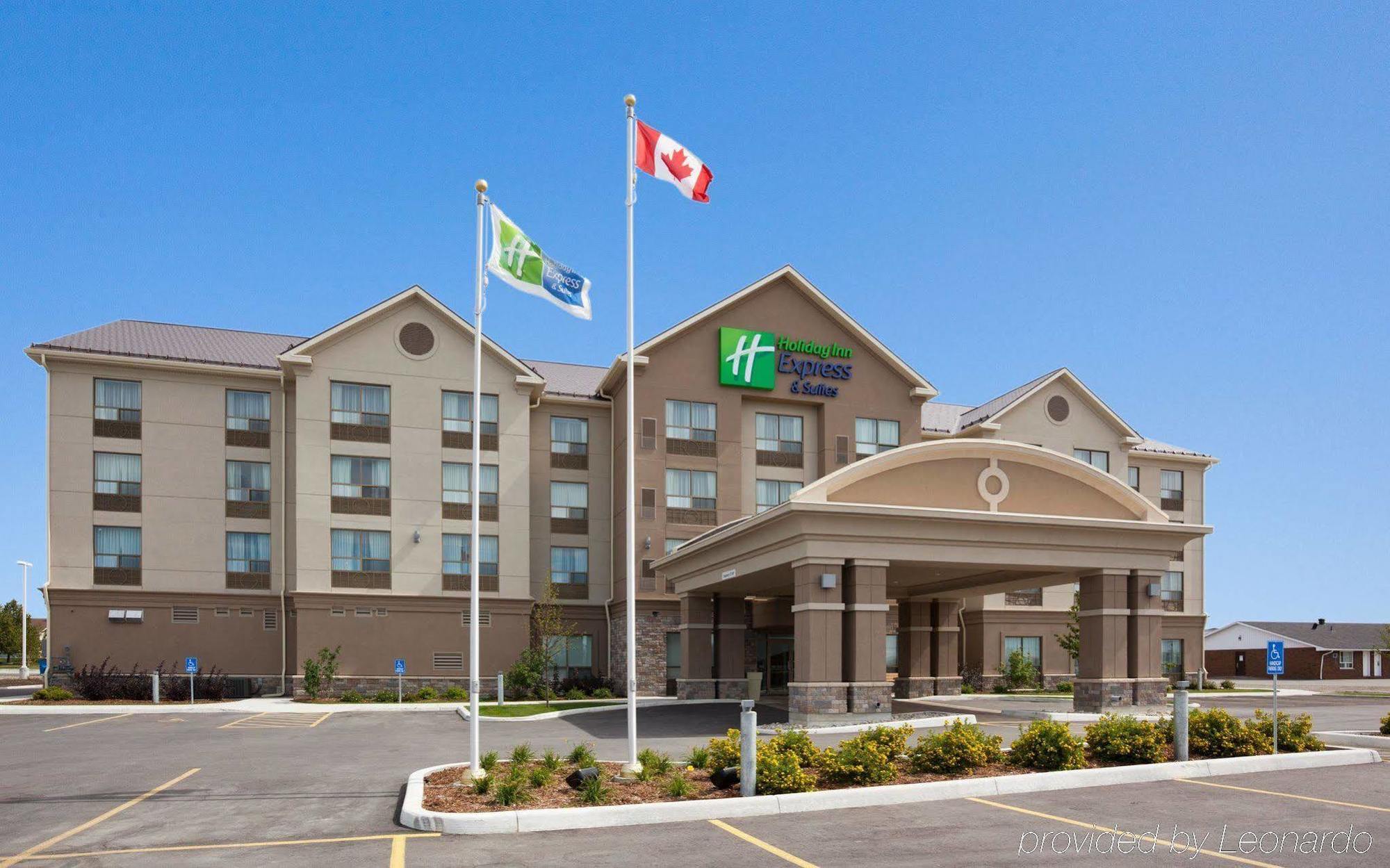 Holiday Inn Express & Suites New Liskeard Esterno foto