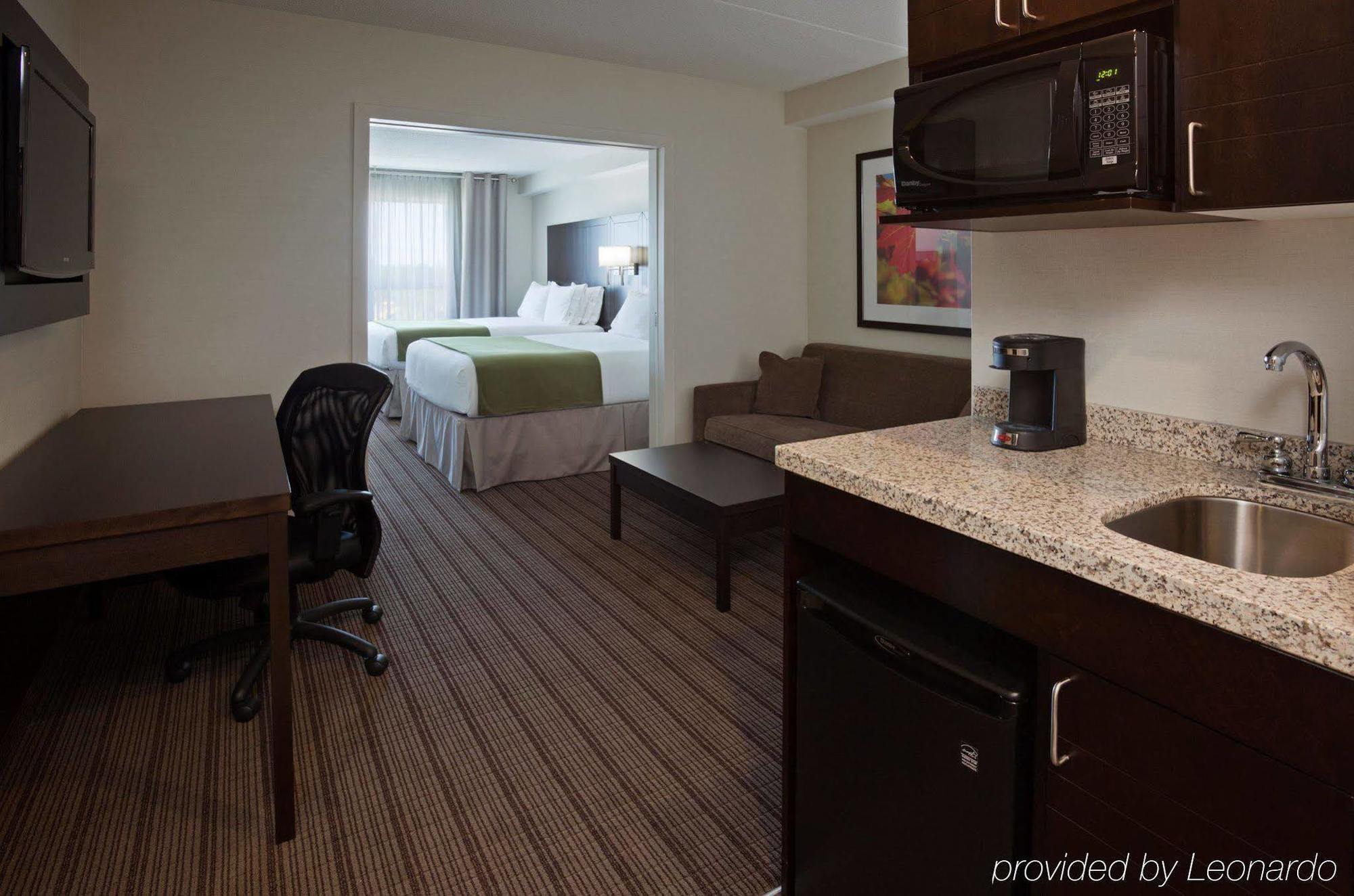 Holiday Inn Express & Suites New Liskeard Esterno foto