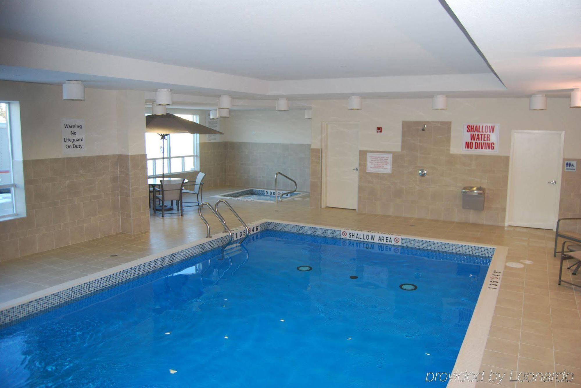 Holiday Inn Express & Suites New Liskeard Esterno foto